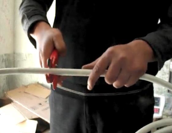 鋁塑復(fù)合管的連接方法詳細步驟圖，以及其總體構(gòu)造說明