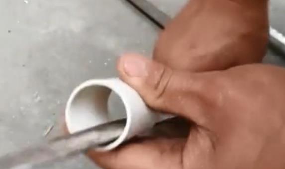 pvc管中間斷了拼接視頻分享，這個思路還是比較實用的！